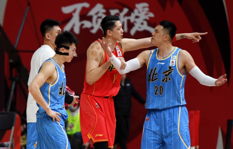 不少网友在定档海报发布后也表示：;终于等到《侍神令》定档了，2021年只想坐等看三次元的晴明！当全世界都站在他们友情的对立面，面对质问黎菲哽咽也坚定，;可是他就只有我一个朋友啊